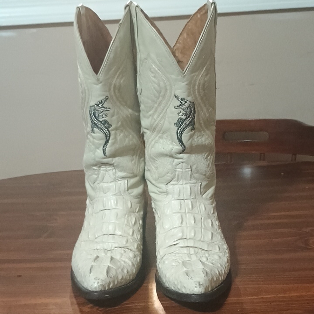 El General White Crocodile Pattern Leather Heeled Boots